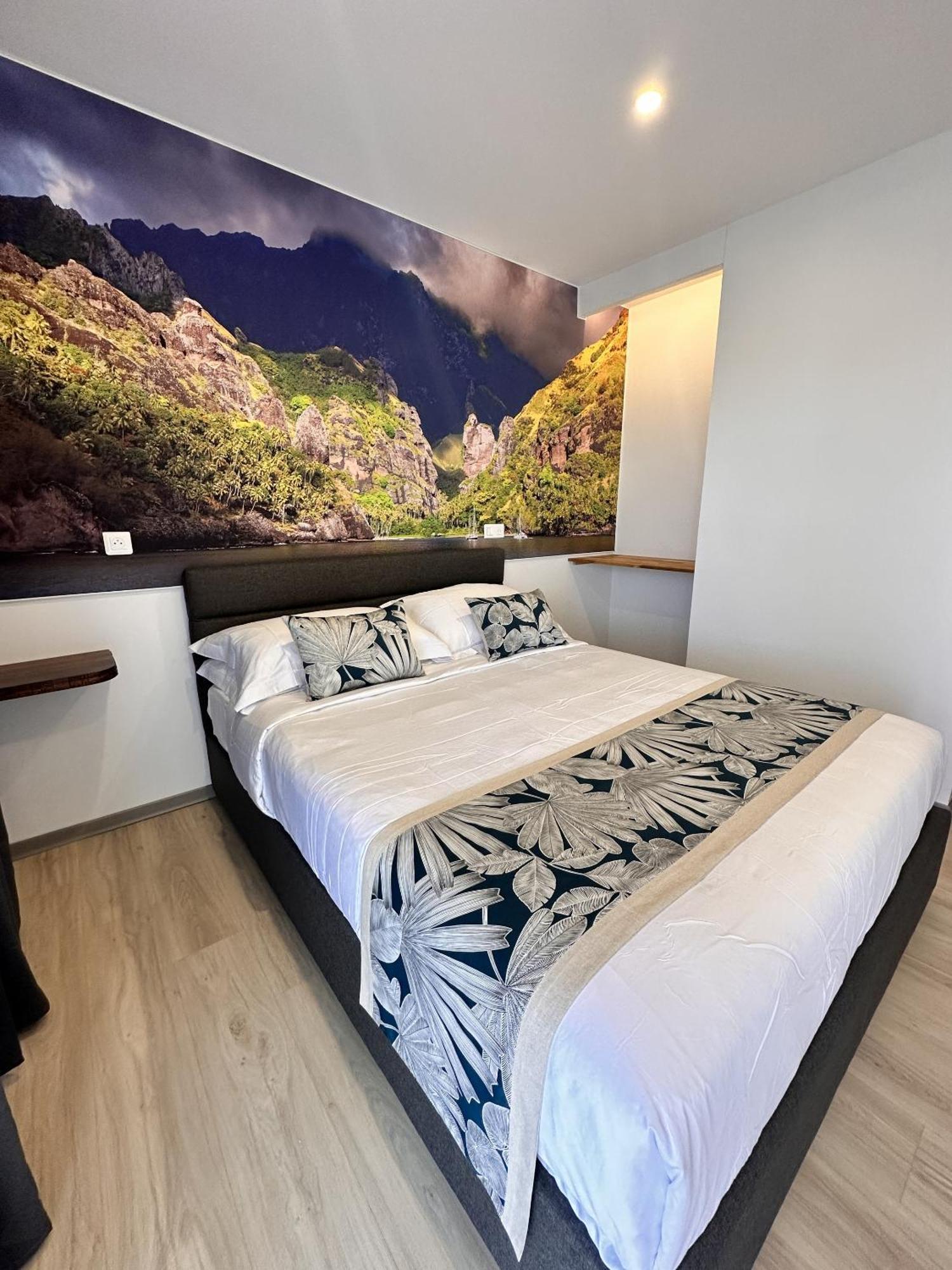 Ononui Lodge Airport, Ocean-View, Private Bathroom And Balcony, Free Wifi And Parking, On-Site Car Rental Faaa ภายนอก รูปภาพ