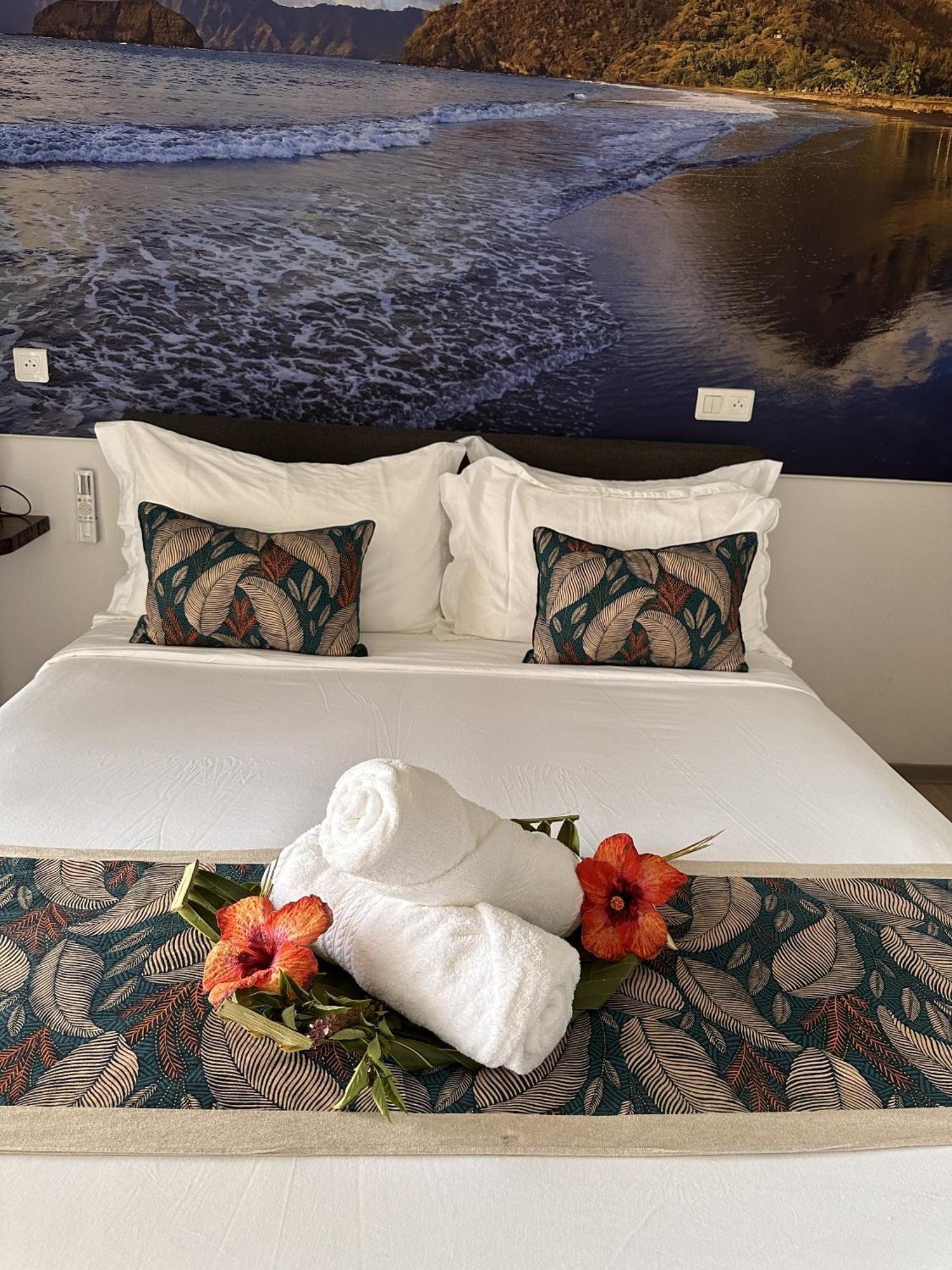 Ononui Lodge Airport, Ocean-View, Private Bathroom And Balcony, Free Wifi And Parking, On-Site Car Rental Faaa ภายนอก รูปภาพ