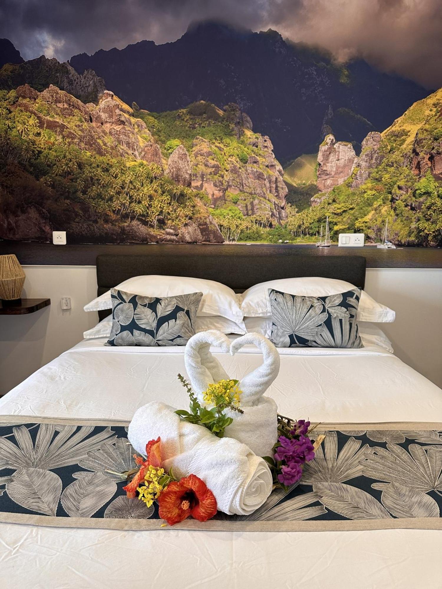 Ononui Lodge Airport, Ocean-View, Private Bathroom And Balcony, Free Wifi And Parking, On-Site Car Rental Faaa ภายนอก รูปภาพ